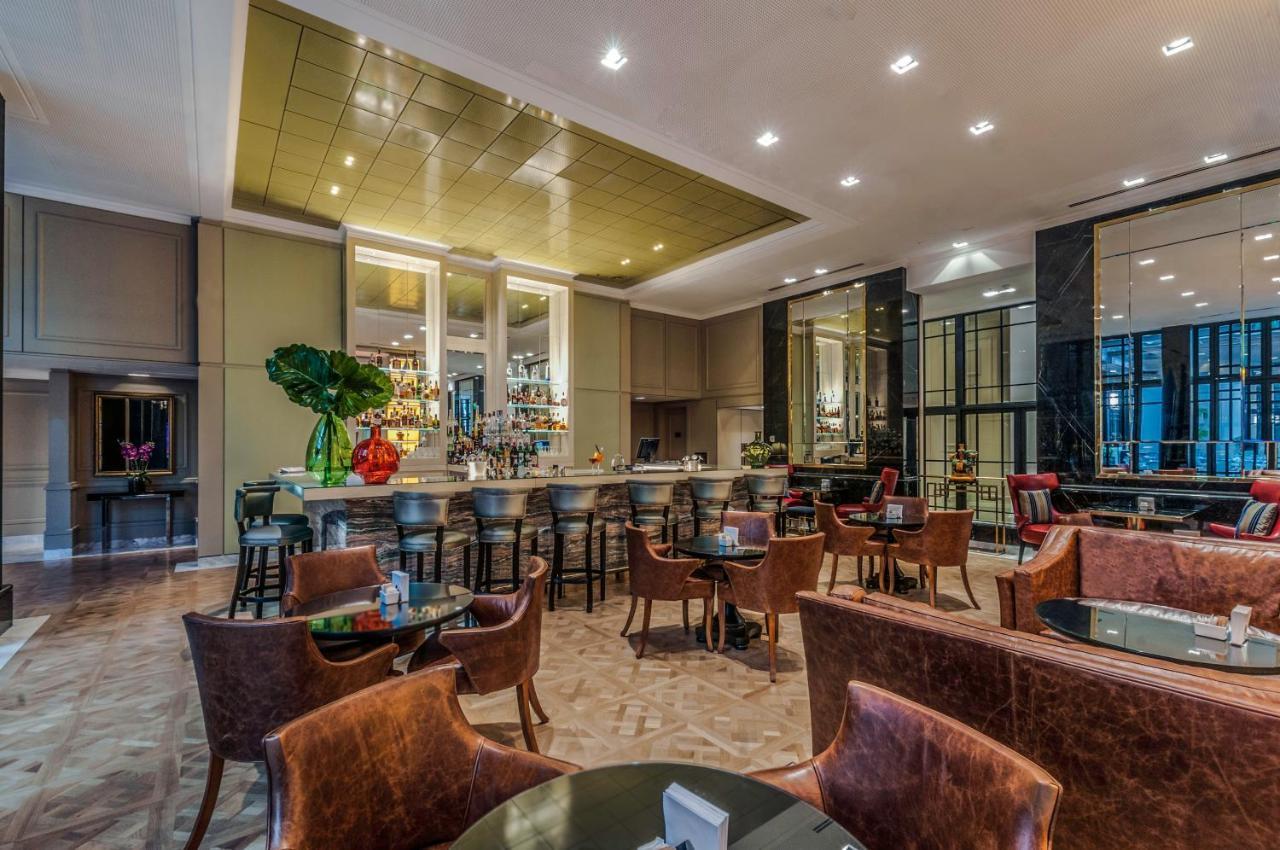 Alvear Icon Hotel Buenos Aires Exteriér fotografie The bar at the 100 Queen's Gate